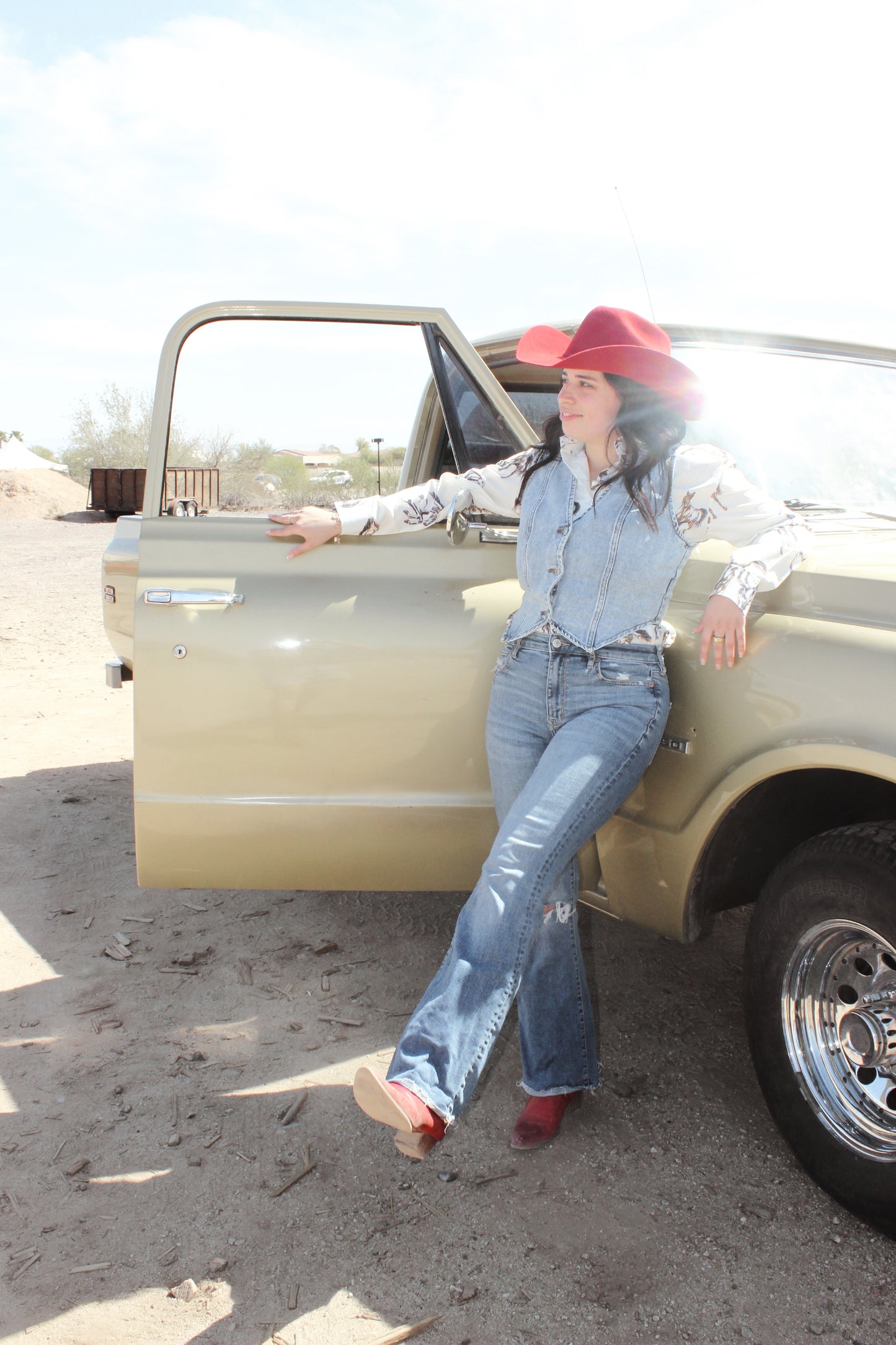 Natural Mustang Button Up