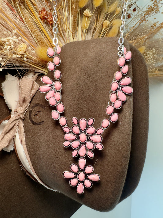 Hitchin' Pretty Necklace